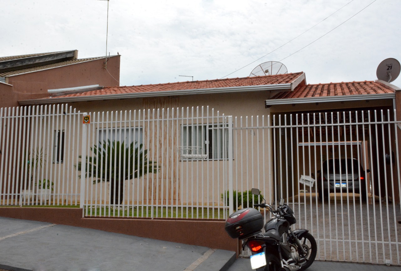 Casa à Venda, 3 Quartos, Setor 5 - Ibiporã - 3 Vagas - 2